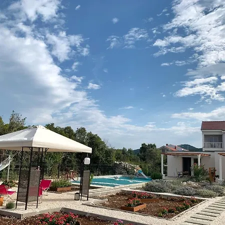 Cvijet Mora Apartment Sreser